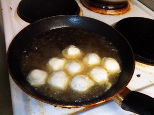 yuk digoreng bakso sama adonan biar jadi batagor :D