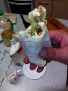 Nah, ini kebab roll, burger or tortilla, apapun namanya dah.. yg penting kasih saos biar maknyuss