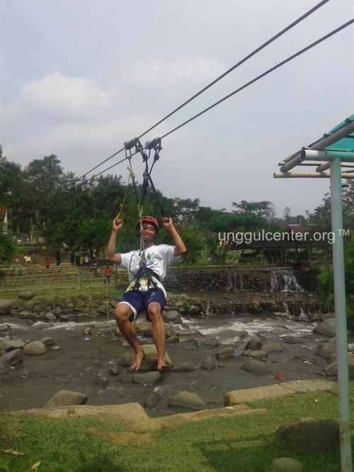 yuhuu flying fox yang seru