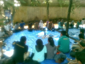 MT pimpin rapat komunitas blogger. (foto : annyeberta.blogdetik)