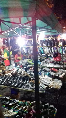 berbagai sepatu dan tas branded dengan harga miring
