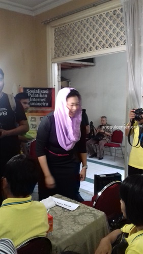 kunjungan yenny wahid ke tunanetra