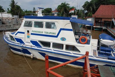 puskesmas terapung (foto: sriwijaya post)