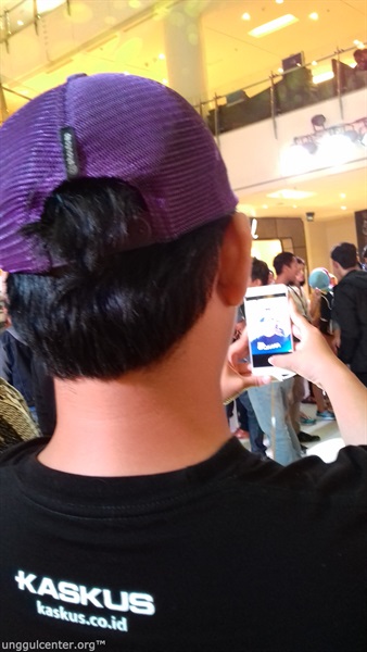 nyobain Oppo bareng Koko Giovani blogger gadget yg juga diundang