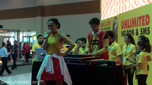 ditemani DJ brondong nan unyu