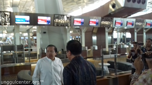 Rizal Ramli turut meninjau bareng media