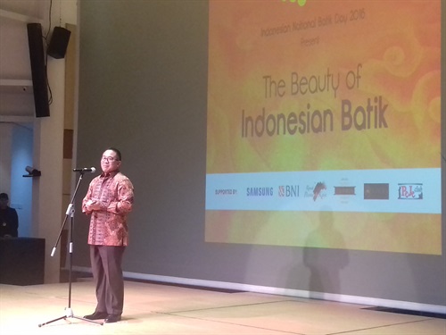 sambutan Alex Rusli