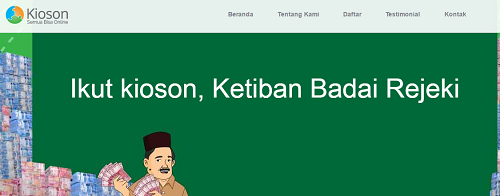 tampilan home di websitenya aja menarik karena langsung keliatan nih, ada gambar bapak2 yang mencerminkan UMKM kita, dan megang duit berapa gepok!