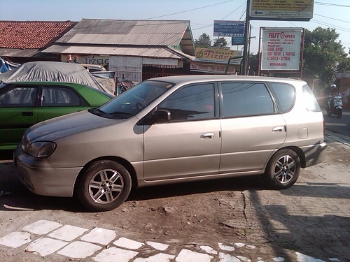 KIA Carens I Bogor