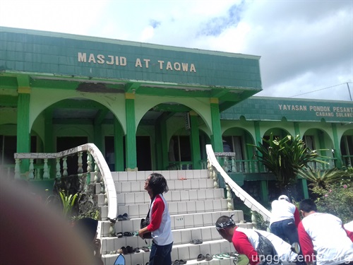 sholat di minahasa