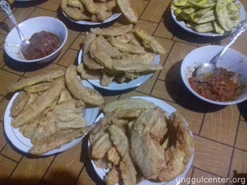ditemani sambal balacang yang enak, bergizi!