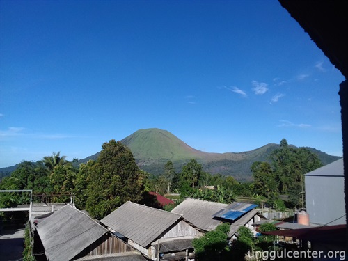Gunung Lokon